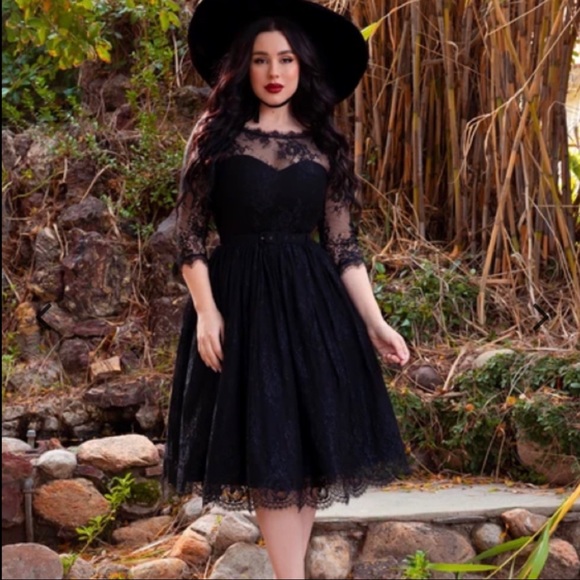 La Femme En Noir Mourning Dress in Black Lace NWT - Picture 5 of 9